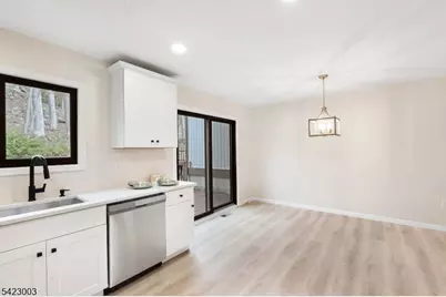 11196 Dell Pl, Stanhope, NJ 07874 - Photo 10