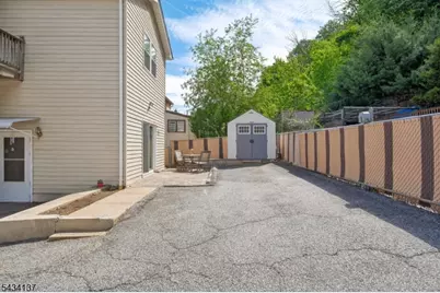 562 Valley Rd, Clifton, NJ 07013 - Photo 34