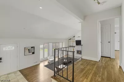 32 Brantwood Pl, Clifton, NJ 07013 - Photo 16