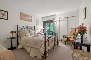 108 Westgate Dr, Edison, NJ 08820 - Photo 14