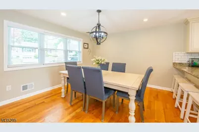 136 Redwood Ave, Wayne, NJ 07470 - Photo 8