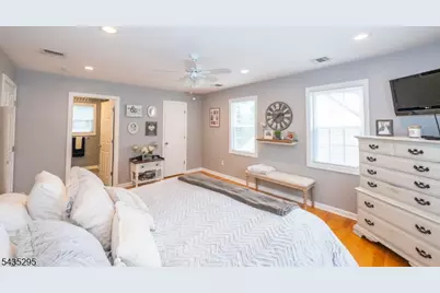 136 Redwood Ave, Wayne, NJ 07470 - Photo 28