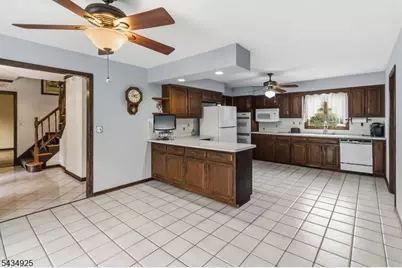 5 Twin Brooks Trl, Chester, NJ 07930 - Photo 8