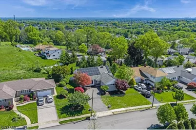 32 Brantwood Pl, Clifton, NJ 07013 - Photo 34