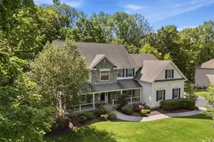 7 Natures Ct, Mount Olive, NJ 07836 - Photo 2