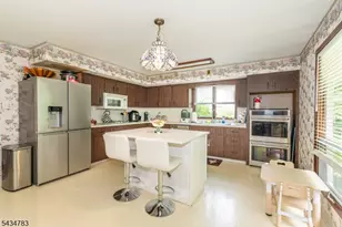 319 Winifred Dr, Totowa, NJ 07512 - Photo 2