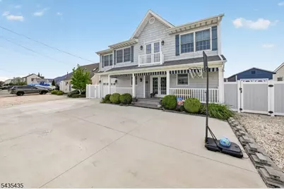 378 Bayview Ave, Berkeley Township, NJ 08721 - Photo 2