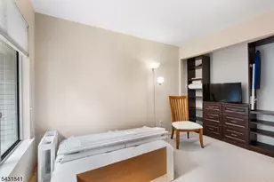 33 Crestmont Rd, Bedminster Township, NJ 07921 - Photo 14