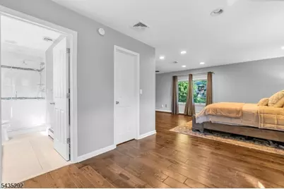 31 Monhegan Ave, Wayne Twp., NJ 07470 - Photo 24