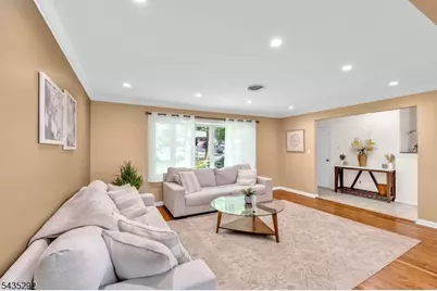 31 Monhegan Ave, Wayne Twp., NJ 07470 - Photo 20