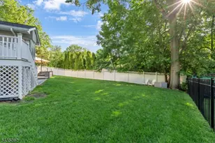 31 Monhegan Ave, Wayne Twp., NJ 07470 - Photo 10