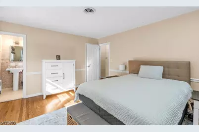 31 Monhegan Ave, Wayne Twp., NJ 07470 - Photo 28