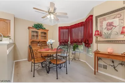 34 Pond Ridge Dr, Clinton, NJ 08809 - Photo 16