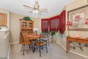 34 Pond Ridge Dr, Clinton, NJ 08809 - Photo 16