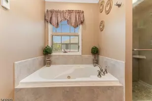 34 Pond Ridge Dr, Clinton, NJ 08809 - Photo 26