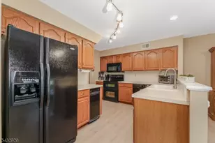 34 Pond Ridge Dr, Clinton, NJ 08809 - Photo 14