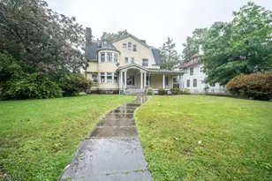 128 W 8th St, Plainfield, NJ 07060 - Photo 2