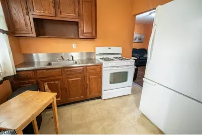 128 W 8th St, Plainfield, NJ 07060 - Photo 28