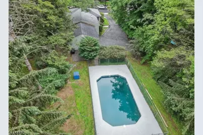 137 Beekman Rd, Summit, NJ 07901 - Photo 6