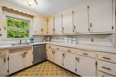 137 Beekman Rd, Summit, NJ 07901 - Photo 16