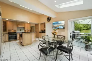 8 Union Hill Rd, Denville, NJ 07834 - Photo 10