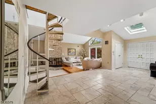 8 Union Hill Rd, Denville, NJ 07834 - Photo 2