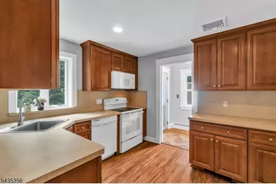 105 Somerville Rd, Bedminster Township, NJ 07921 - Photo 10