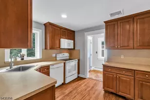 105 Somerville Rd, Bedminster Township, NJ 07921 - Photo 10