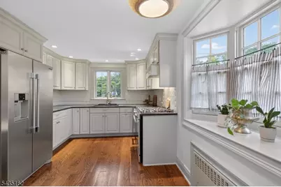 8 Normandie Pl, Cranford Township, NJ 07016 - Photo 10