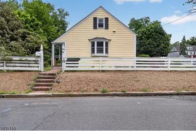 8 Normandie Pl, Cranford Township, NJ 07016 - Photo 2