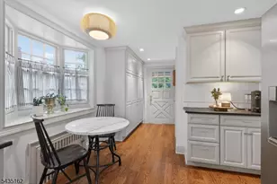 8 Normandie Pl, Cranford Township, NJ 07016 - Photo 8
