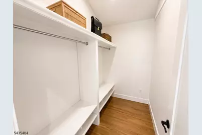 27 Grandview Dr, Wayne, NJ 07470 - Photo 24