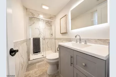 27 Grandview Dr, Wayne, NJ 07470 - Photo 32