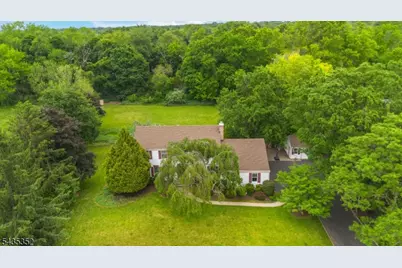28 Kingswood Ct, Montgomery Township, NJ 08502 - Photo 2