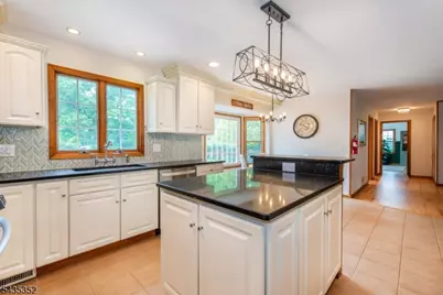 28 Kingswood Ct, Montgomery Township, NJ 08502 - Photo 14