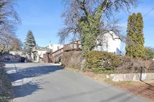 68 Mohawk Ave, Hawthorne, NJ 07506 - Photo 18