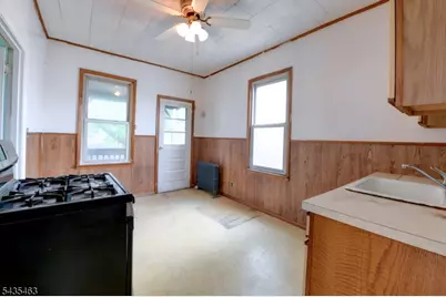 110 W 16th St, Linden, NJ 07036 - Photo 16