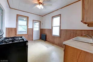 110 W 16th St, Linden, NJ 07036 - Photo 16