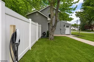 379 Old Georges Rd, North Brunswick Township, NJ 08902 - Photo 6