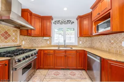 12 Rene Ct, Wayne, NJ 07470 - Photo 2