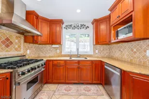 12 Rene Ct, Wayne, NJ 07470 - Photo 2