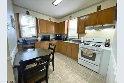 136 N Spring St #2, Bloomfield, NJ 07003 - Photo 2