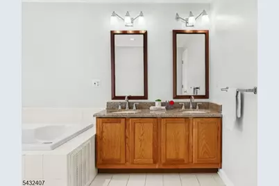 33 E Burgess Dr, Piscataway Township, NJ 08854 - Photo 24