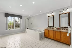 33 E Burgess Dr, Piscataway Township, NJ 08854 - Photo 20