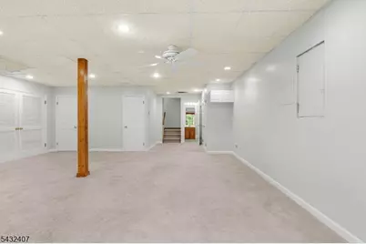 33 E Burgess Dr, Piscataway Township, NJ 08854 - Photo 30