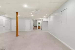 33 E Burgess Dr, Piscataway Township, NJ 08854 - Photo 30