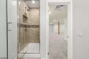 33 E Burgess Dr, Piscataway Township, NJ 08854 - Photo 36