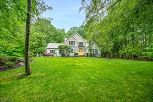 15 Gary Ct, Mount Olive, NJ 07836 - Photo 2