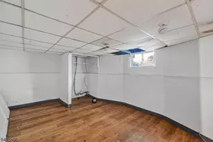 366 7th Ave W, Newark, NJ 07107 - Photo 46