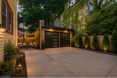 366 7th Ave W, Newark, NJ 07107 - Photo 6